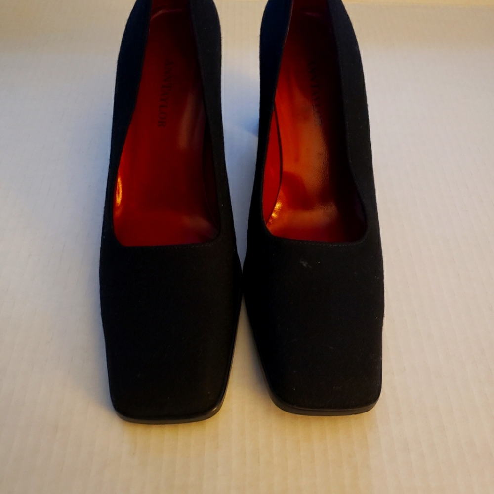 Ann Taylor Square pump